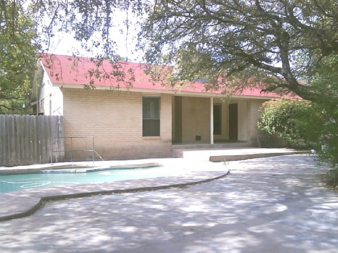 photo of front entrance