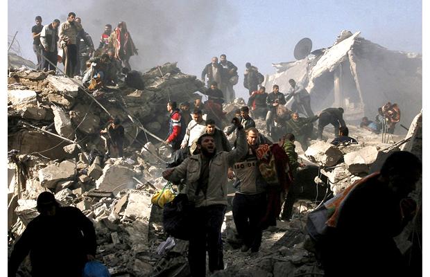 men-wreckage_1212827i